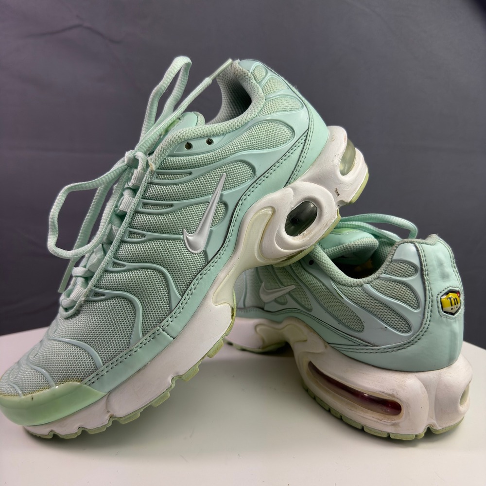 Nike Air Max Plus TN GS Igloo Youth Size 7Y Mint Green Sneakers 718071-300
